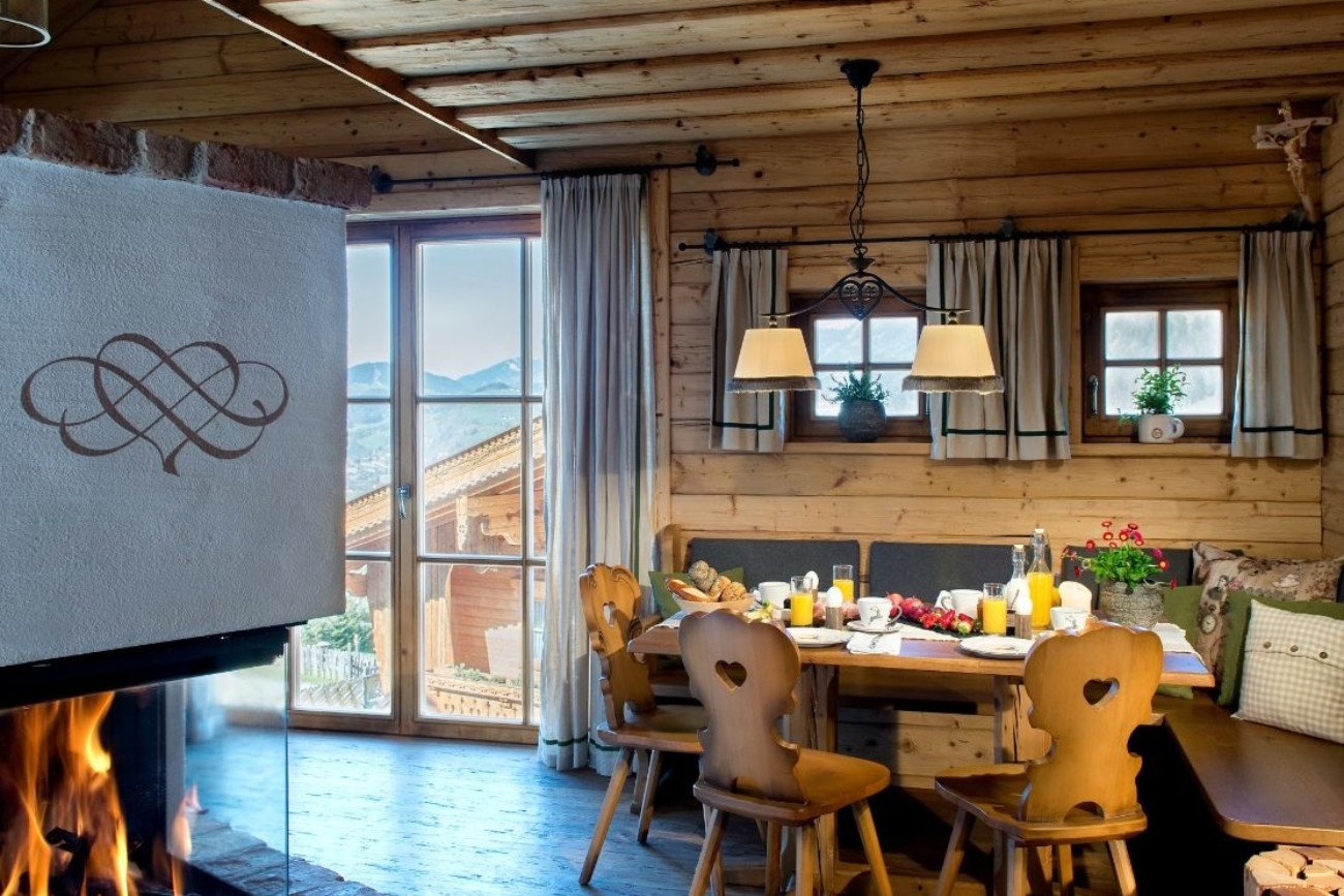 almhuette oesterreich kamin 1113x867