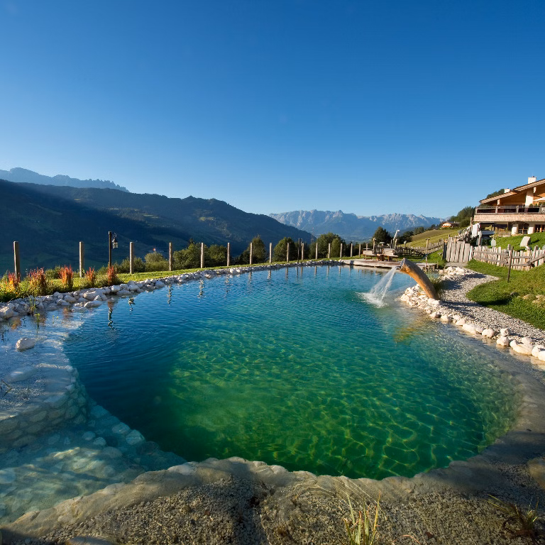 BIO Badesee im Chaletdorf in Österreich