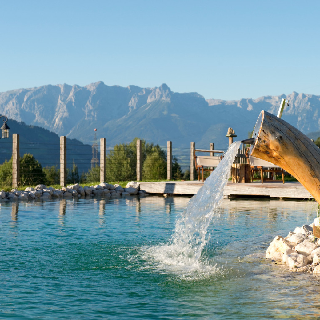 Chaletdorf mit Badesee in St Johann in Österreich