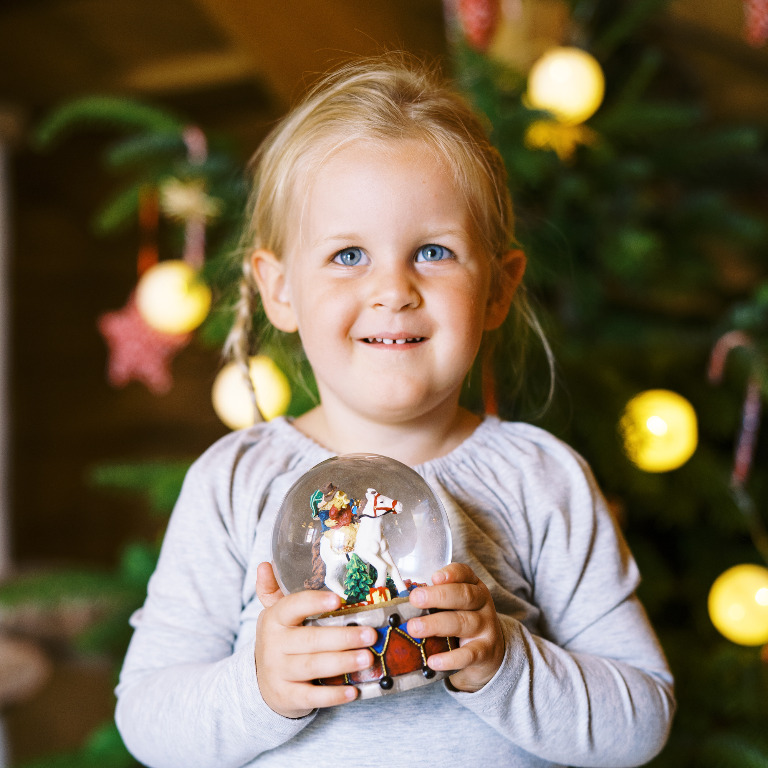 Lichtadvent 11 Kerzenziehen im Advent im Chaletdorf in Österreich