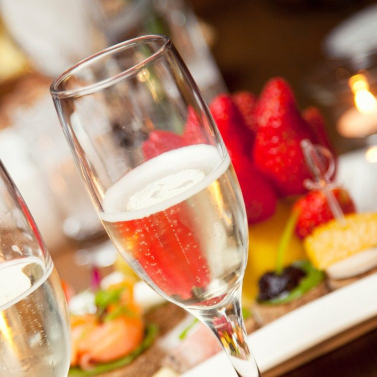 Champagner Frühstück im Chalet mieten