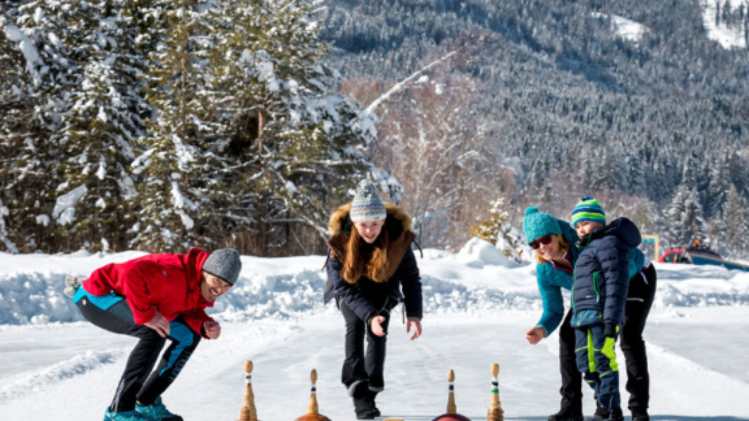 Eisstockschießen im Winter im Chalet BERGHERZ in Österreich