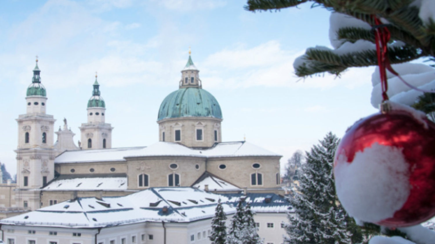 Salzburg Hellbrunner Weihnachtsmarkt Chalets BERGHERZ