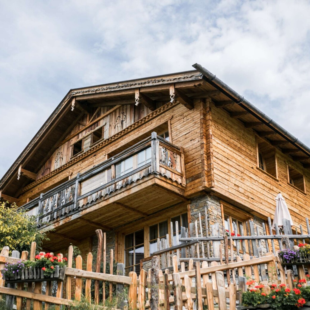 Bergchalet im Sommer in Österreich
