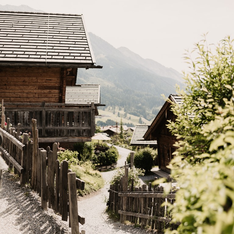 Chaletdorf mit 11 Luxus-Chalets im Sommer in Alpendorf - Sankt Johann im Pongau in Österreich