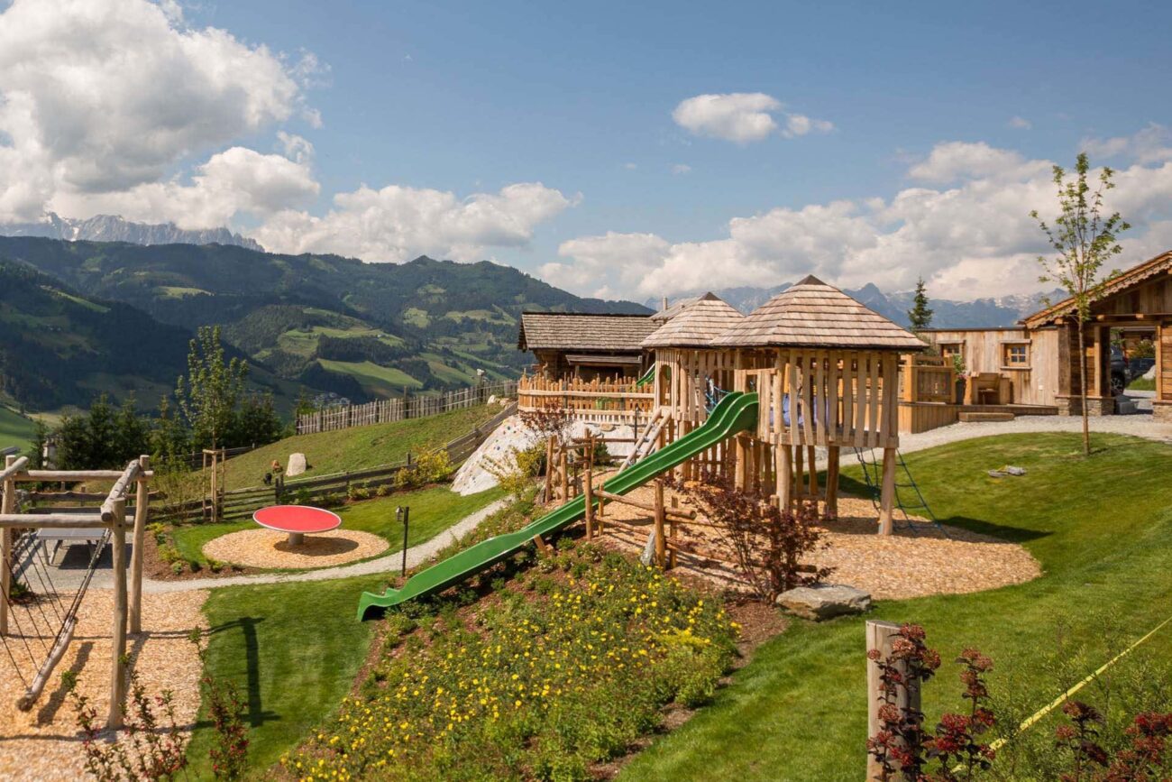 Almdorf Chalets 33 almdorf spielplatz