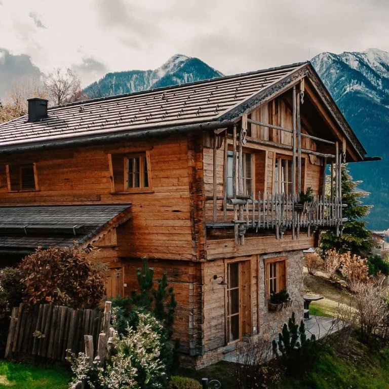 Almchalet BERGHERZ in Österreich mit Sauna und Outdoor-Whirlpool - traumhafte Lage direkt in den Bergen