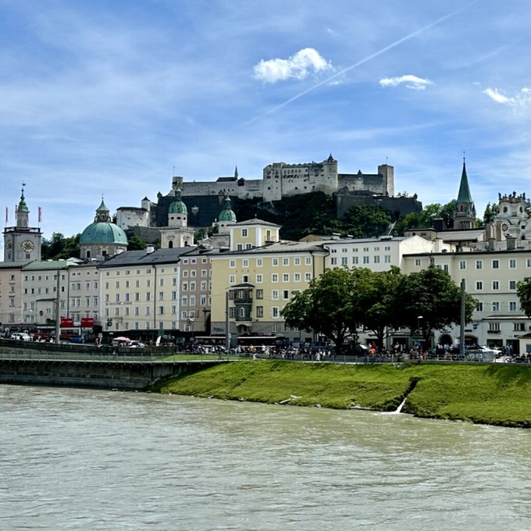 Salzburg Stadt und Fluss im Sommer - zahlreiche Attraktionen