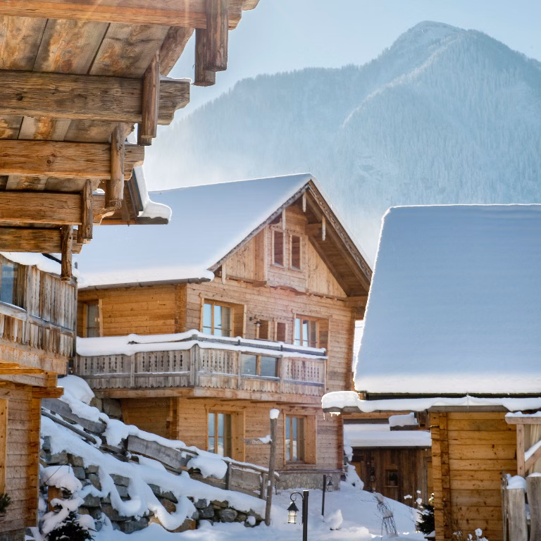 Anreise 7 11 Luxus-Chalets im Chaletdorf BERGHERZ im Salzburger Land in Österreich – traumhafte Lage – die schönsten Chalets in Österreich direkt in den Bergen