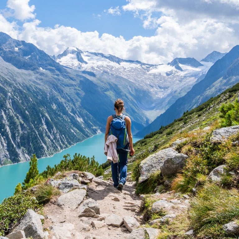 Urlaub Österreich 17 Wanderurlaub im Salzburger Land in Österreich - Einzigartig in den Alpen mit über 340 km Wegen von Alpendorf ins Großarl Tal oder zum Hochkönig. Ein Highlight ist der 350 km lange Almenweg.