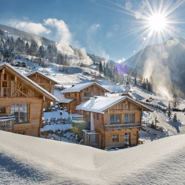 Chalets Österreich Winterurlaub (Eng) 10 luxury chalets directly in the ski area in the Salzburg region of Austria