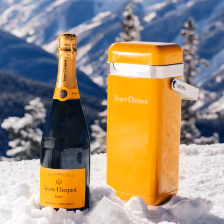 Genuss 14 Champagner Frühstück im Chaletdorf