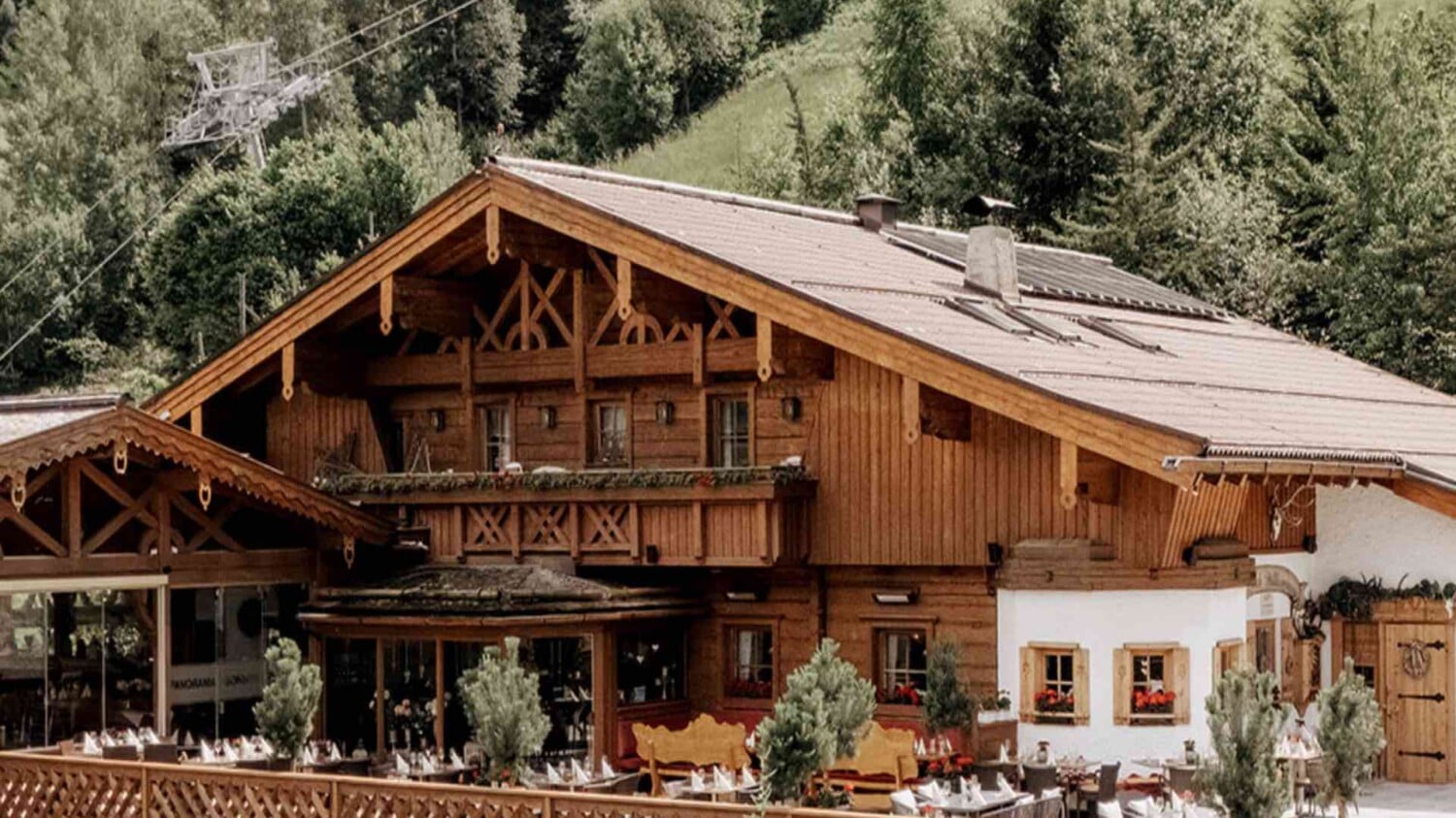 https://www.almdorf-sanktjohann.com/wp-content/uploads/2026/09/restaurant-oberforsthofalm-alpendorf.jpeg
